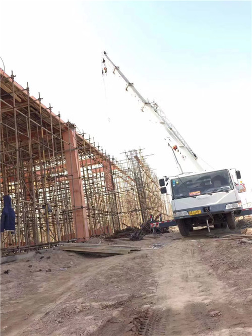 红山区25 吨、50 吨吊车怎么选？多大重量 / 半径适合对应车型？