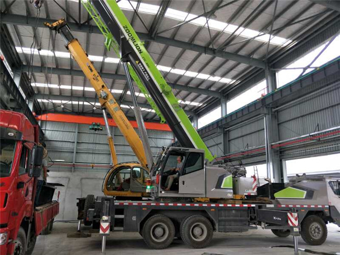 红山区高空车出租需要注意哪些安全事项？